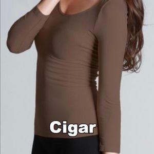 One Size 3/4 Sleeve Scoop Neck Top